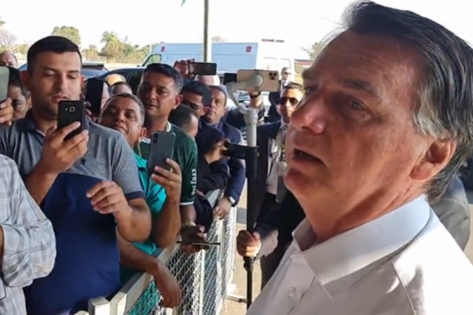 Bolsonaro diz que “câncer” já chegou ao TSE: “Tem que colocar um ponto final”