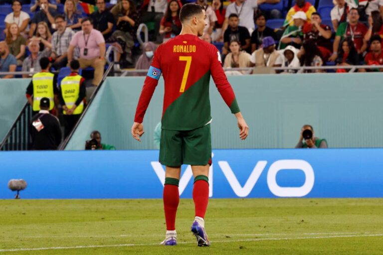 Livre no mercado, Cristiano Ronaldo fica perto de acerto com Al-Nassr, da Arábia Saudita