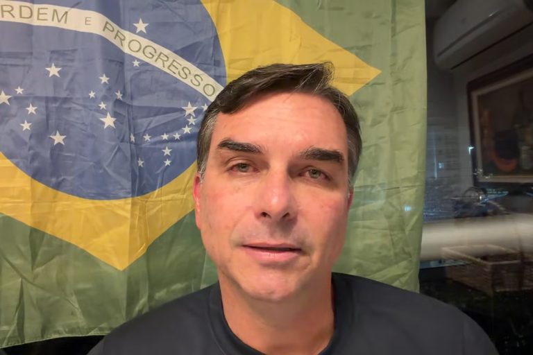 Flávio Bolsonaro defende castração de estupradores após morte de bebê